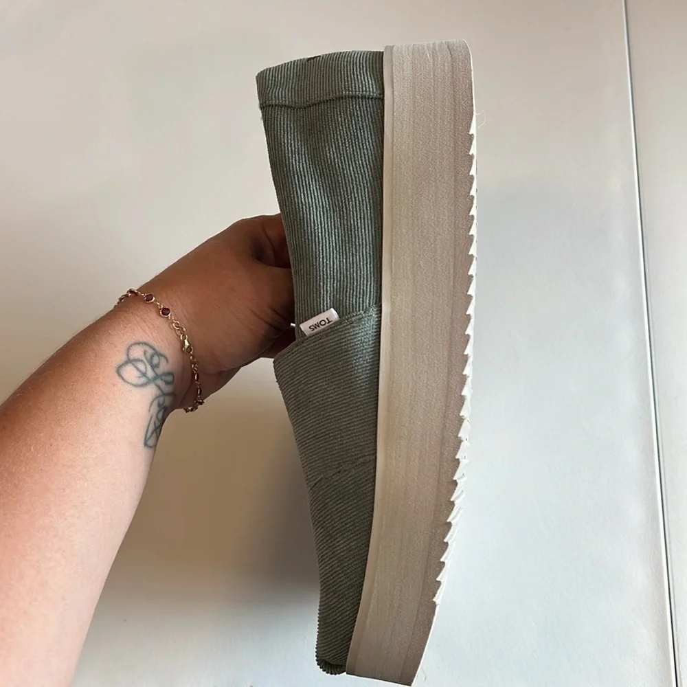 Toms stylish comfortable